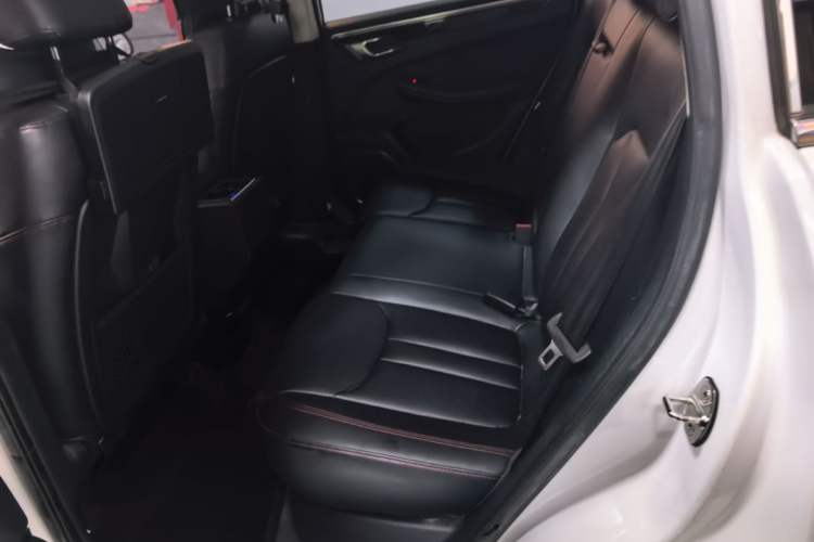 Used Zotye Domy X5 2017 Upgraded Model 1.5T CVT Governor Edition Left Rear Seat