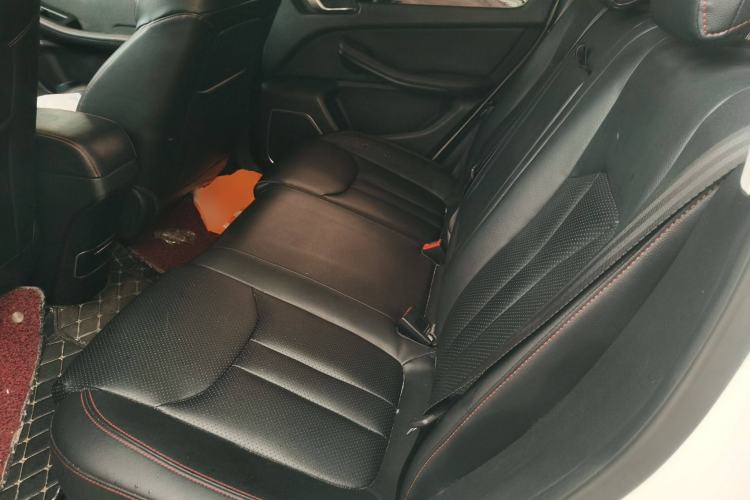 Used Zotye Domy X5 2017 Upgraded Model 1.5T CVT Landlord Edition Left Rear Seat