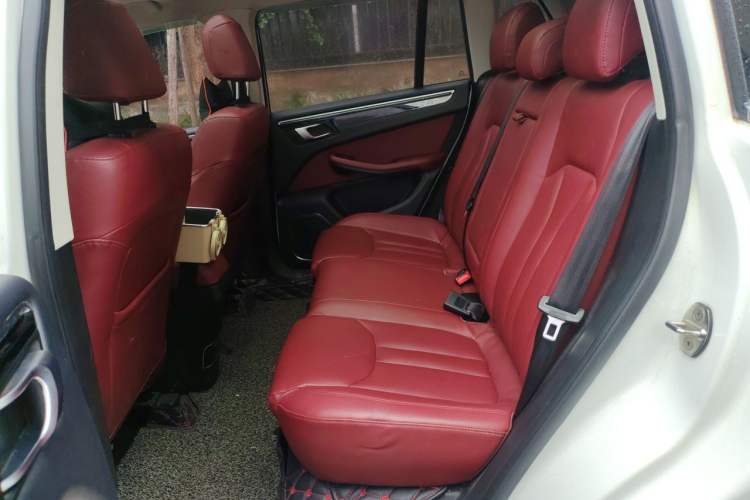 Used Zotye Domy X5 2017 Upgraded Model 1.5T CVT Landlord Edition Left Rear Seat