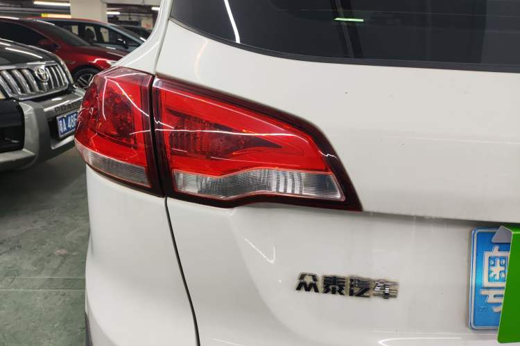 Used Zotye Domy X5 2017 Upgraded Model 1.5T Manual Luxury Edition Left Rear Taillight