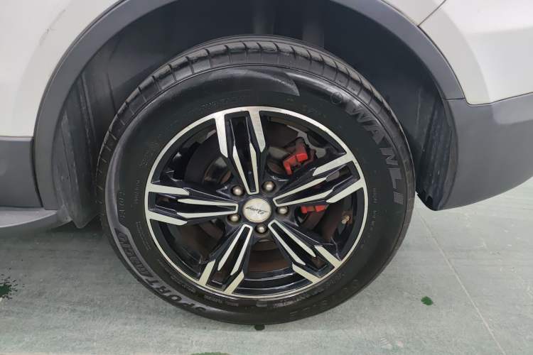 Used Zotye Domy X5 2017 Upgraded Model 1.5T Manual Luxury Edition Left Rear Wheel Hub