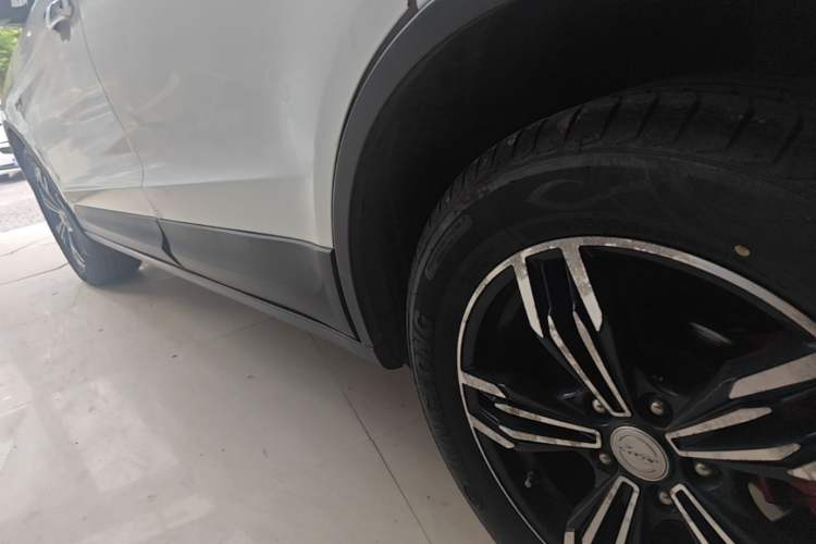 Used Zotye Domy X5 2017 Upgraded Model 1.5T Manual Luxury Edition Left Side Sill