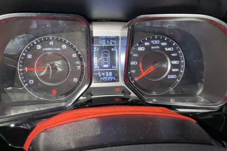 Used Zotye Domy X5 2017 Upgraded Model 1.5T Manual Luxury Edition Odometer Close Up