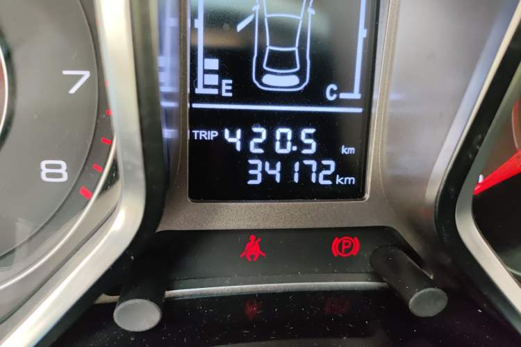 Used Zotye Domy X5 2017 Upgraded Model 1.5T Manual Luxury Version Odometer Close Up