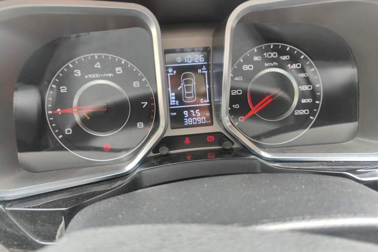 Used Zotye Domy X5 2017 Upgraded Model 1.5T Manual Luxury Edition Odometer Close Up