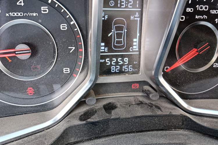 Used Zotye Domy X5 2017 Value Edition 1.6L Manual Fashion Model Odometer Close Up