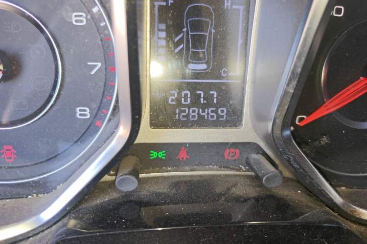 Used Zotye Domy X5 2017 Upgraded Model 1.5T Manual Luxury Version Odometer Close Up