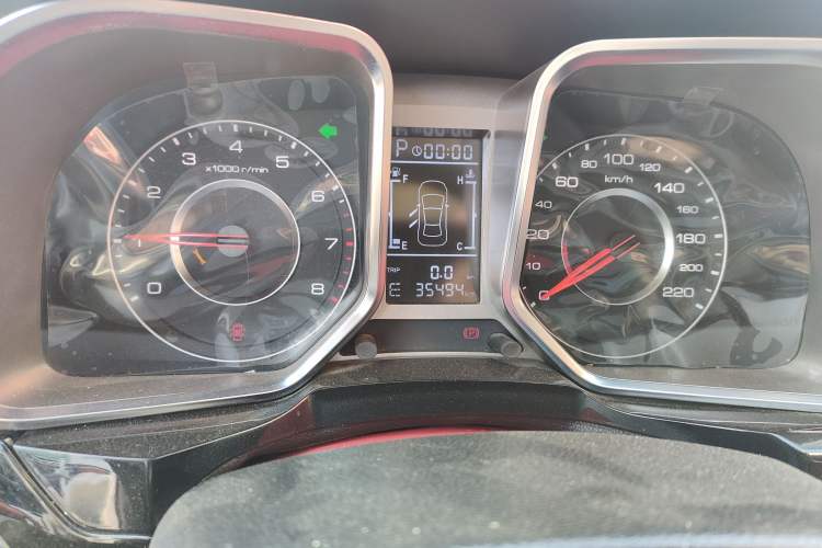 Used Zotye Domy X5 2017 Upgraded Model 1.5T CVT ZhiXian Edition Odometer Close Up
