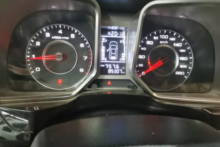 Used Zotye Domy X5 2017 Value Edition 1.6L Manual Comfort Model Odometer Close Up