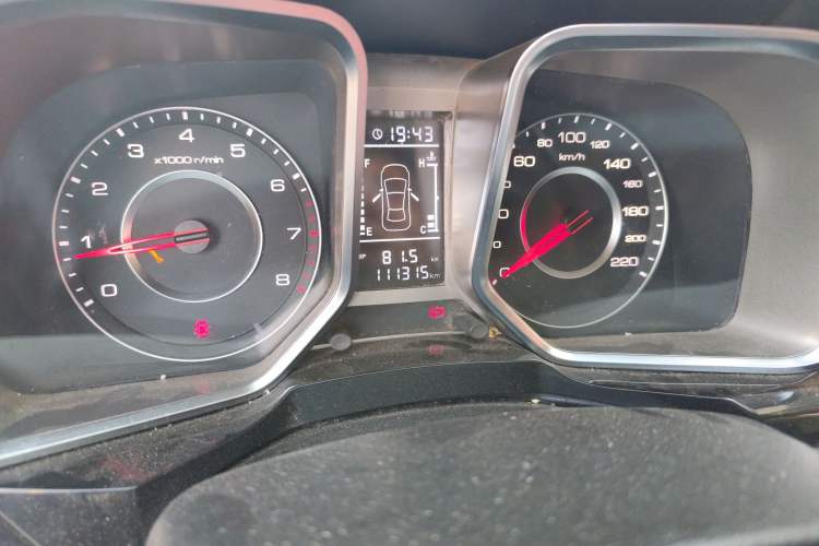 Used Zotye Domy X5 2017 Platinum Edition 1.5T Manual Luxury Model Odometer Close Up