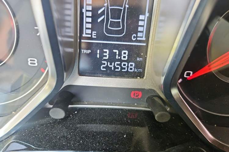 Used Zotye Domy X5 2017 Value Edition 1.6L Manual Comfort Model Odometer Close Up