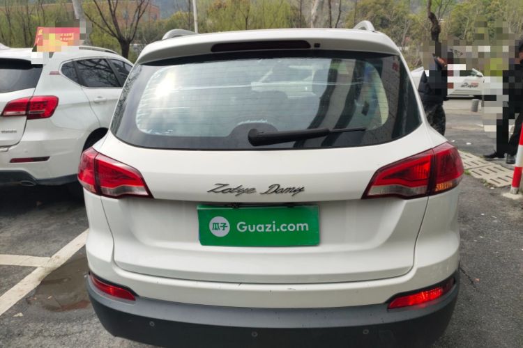 Used Zotye Domy X5 2017 Upgraded Model 1.5T Manual Luxury Version Rear