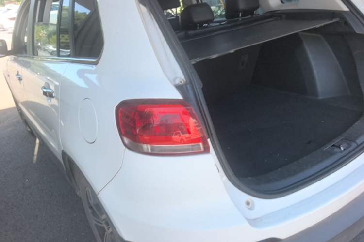 Used Zotye Domy X5 2017 Upgraded Model 1.5T Manual Luxury Edition Rear Left 45 Deg