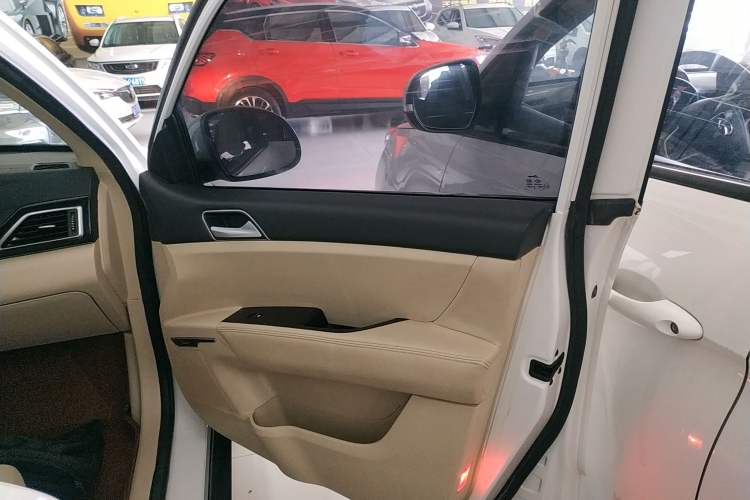 Used Zotye Domy X5 2017 Value Edition 1.6L Manual Comfort Model Right Front Door Interior