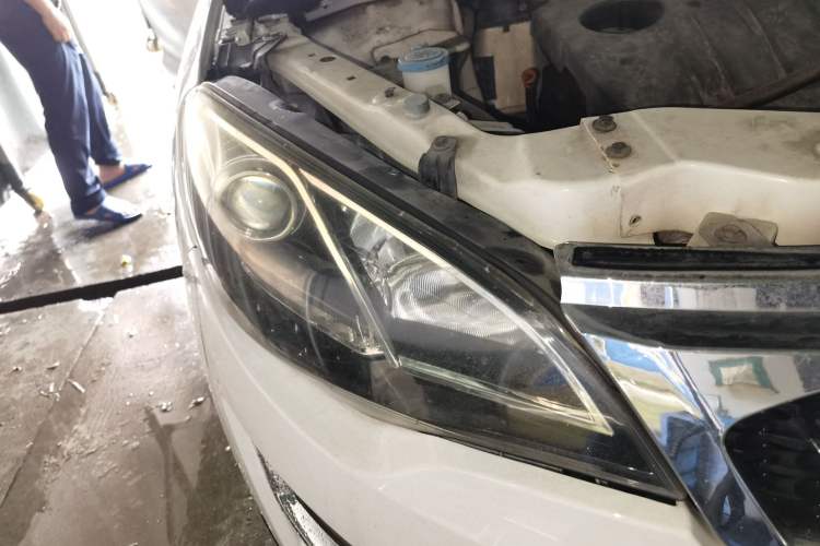 Used Zotye Domy X5 2017 Value Edition 1.6L Manual Fashion Model Right Front Headlight