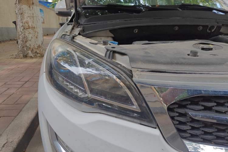 Used Zotye Domy X5 2017 Upgraded Model 1.5T CVT Landlord Edition Right Front Headlight