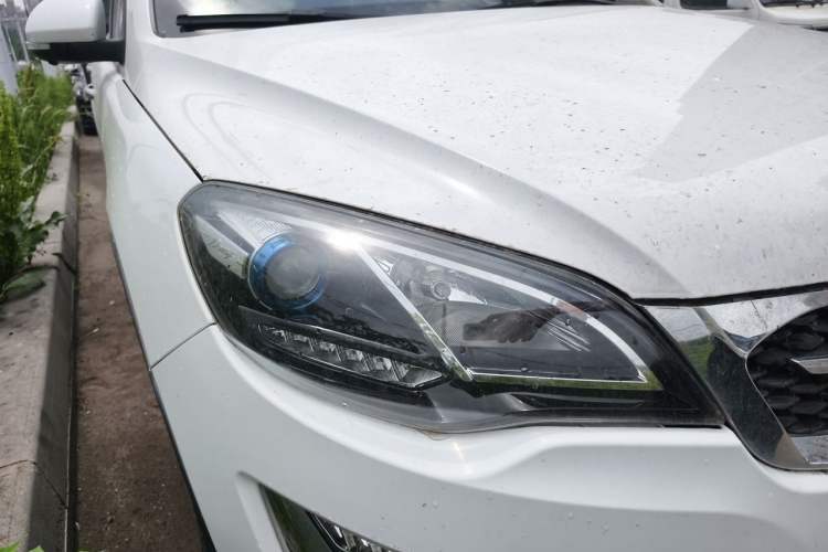 Used Zotye Domy X5 2017 Upgraded Model 1.5T Manual Supreme Edition Right Front Headlight