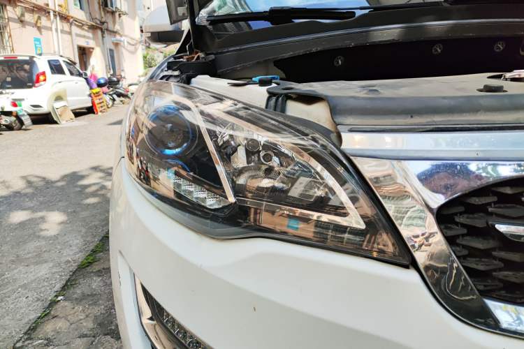 Used Zotye Domy X5 2017 Upgraded Model 1.5T Manual Luxury Version Right Front Headlight