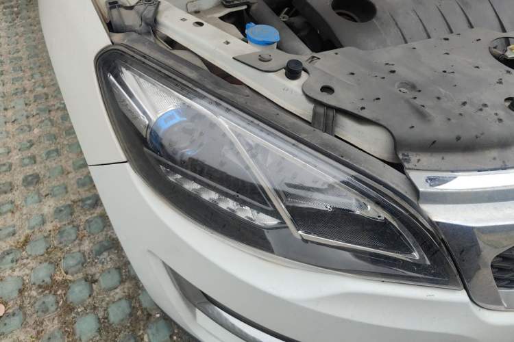 Used Zotye Domy X5 2017 Upgraded Model 1.5T Manual Luxury Edition Right Front Headlight