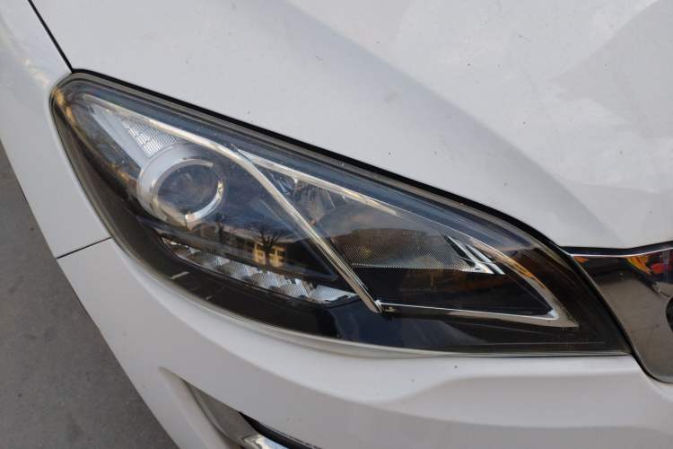 Used Zotye Domy X5 2017 Classic Edition 1.6L Manual Elite Model Right Front Headlight