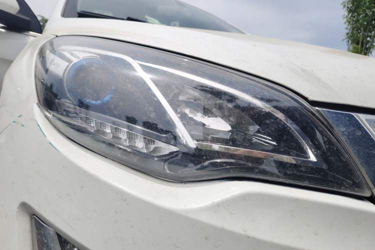 Used Zotye Domy X5 2017 Upgraded Model 1.5T Manual Luxury Edition Right Front Headlight