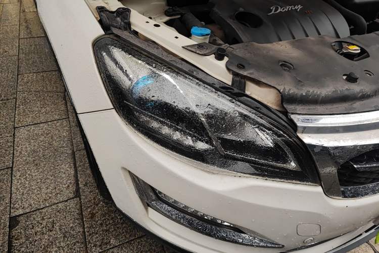 Used Zotye Domy X5 2017 Upgraded Model 1.5T CVT ZhiXian Edition Right Front Headlight