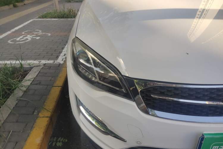 Used Zotye Domy X5 2017 Upgraded Model 1.5T CVT ZhiXian Edition Right Front Headlight