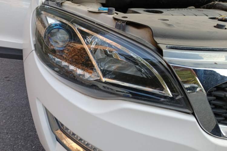 Used Zotye Domy X5 2017 Classic Edition 1.5T Manual Luxury Model Right Front Headlight