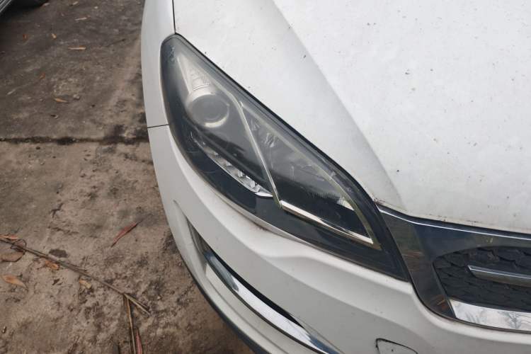 Used Zotye Domy X5 2017 Value Edition 1.6L Manual Comfort Model Right Front Headlight