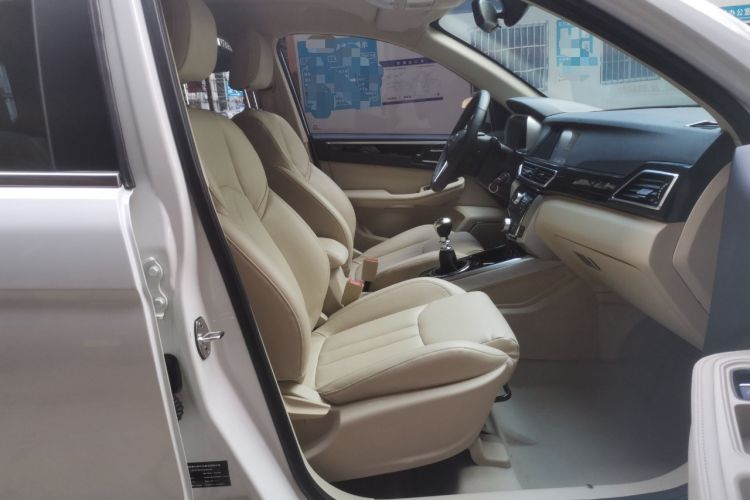 Used Zotye Domy X5 2017 Upgraded Model 1.5T Manual Luxury Version Right Front Seat