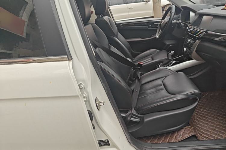 Used Zotye Domy X5 2017 Classic Edition 1.5T CVT Supreme Model Right Front Seat