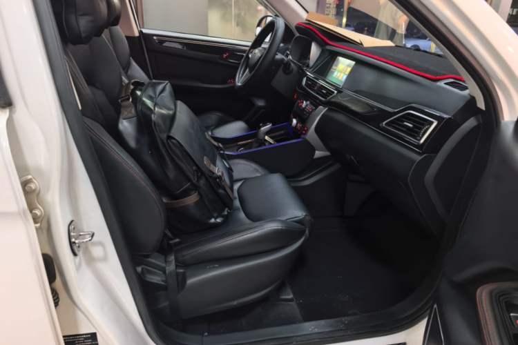 Used Zotye Domy X5 2017 Upgraded Model 1.5T CVT Governor Edition Right Front Seat