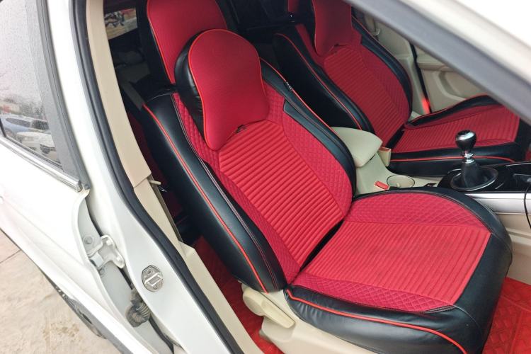 Used Zotye Domy X5 2017 Upgraded Model 1.5T Manual Luxury Version Right Front Seat