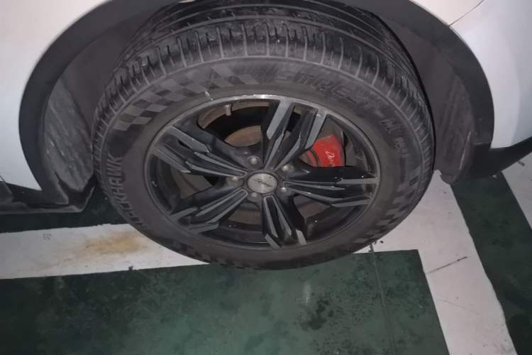 Used Zotye Domy X5 2017 Upgraded Model 1.5T Manual Luxury Edition Right Front Wheel Hub