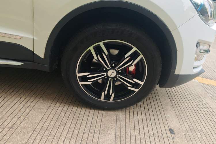 Used Zotye Domy X5 2017 Upgraded Model 1.5T CVT ZhiXian Edition Right Front Wheel Hub