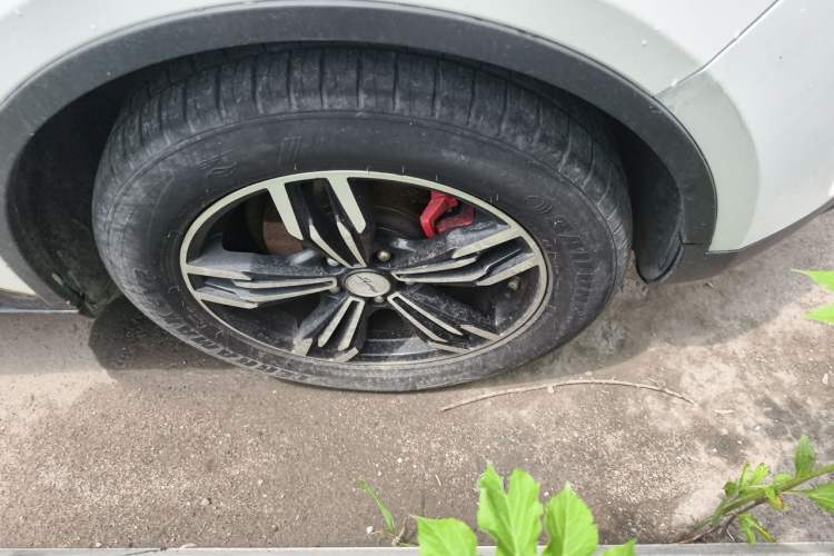 Used Zotye Domy X5 2017 Upgraded Model 1.5T Manual Supreme Edition Right Front Wheel Hub