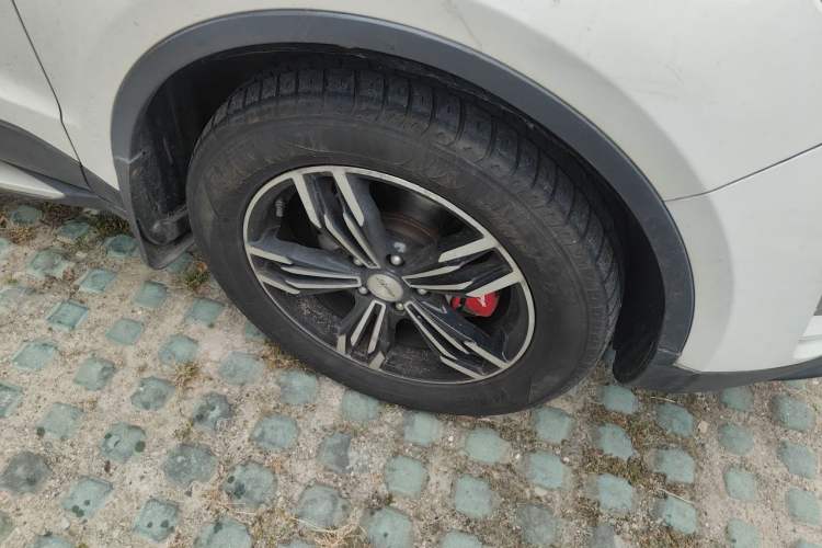 Used Zotye Domy X5 2017 Upgraded Model 1.5T Manual Luxury Edition Right Front Wheel Hub
