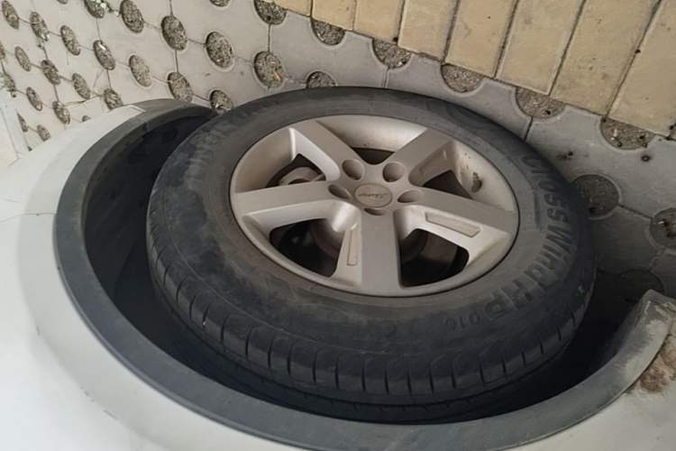 Used Zotye Domy X5 2017 Value Edition 1.6L Manual Comfort Model Right Front Wheel Hub