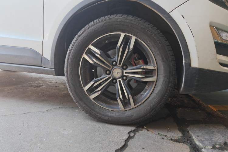Used Zotye Domy X5 2017 Upgraded Model 1.5T Manual Luxury Version Right Front Wheel Hub