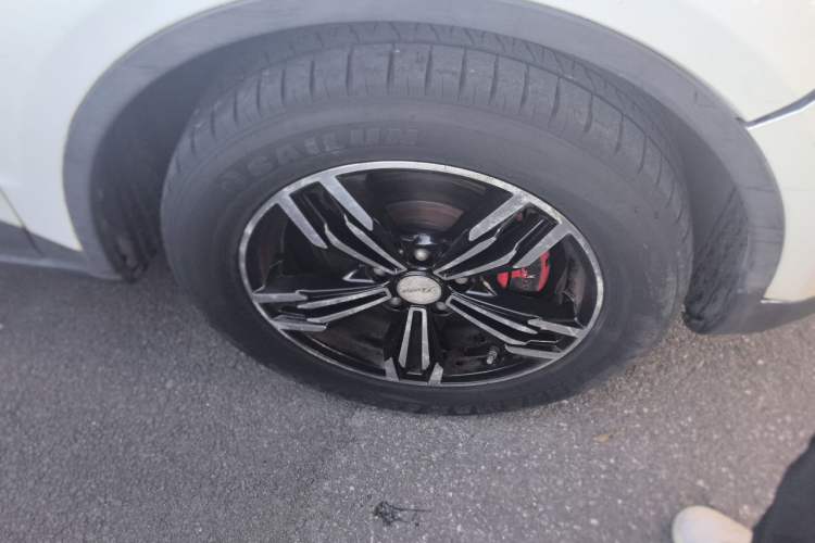 Used Zotye Domy X5 2017 Upgraded Model 1.5T Manual Luxury Version Right Front Wheel Hub
