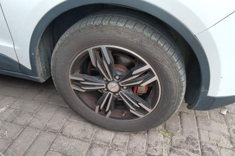 Used Zotye Domy X5 2017 Upgraded Model 1.5T Manual Luxury Version Right Front Wheel Hub