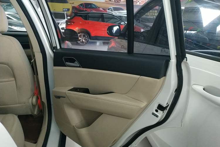 Used Zotye Domy X5 2017 Value Edition 1.6L Manual Comfort Model Right Rear Door Interior