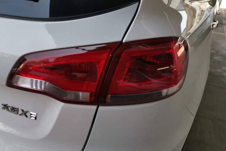 Used Zotye Domy X5 2017 Classic Edition 1.5T CVT Supreme Model Right Rear Taillight