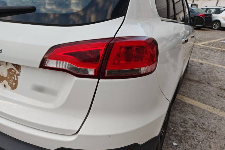 Used Zotye Domy X5 2017 Platinum Edition 1.5T Manual Luxury Model Right Rear Taillight