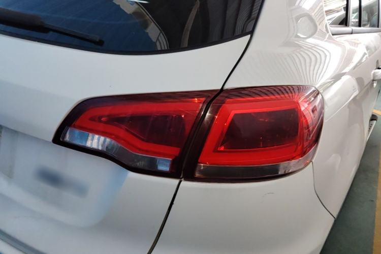 Used Zotye Domy X5 2017 Value Edition 1.6L Manual Comfort Model Right Rear Taillight