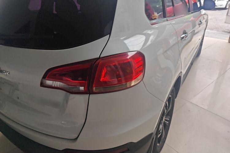 Used Zotye Domy X5 2017 Upgraded Model 1.5T Manual Luxury Edition Right Rear Taillight