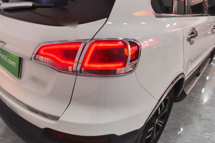 Used Zotye Domy X5 2017 Upgraded Model 1.5T CVT Governor Edition Right Rear Taillight