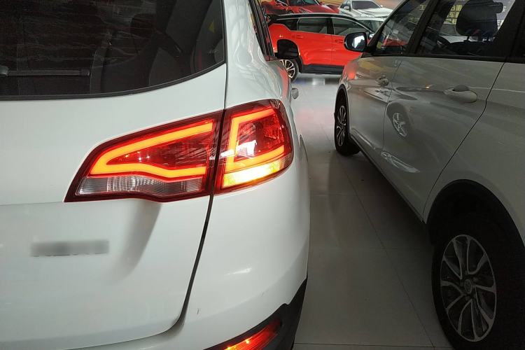 Used Zotye Domy X5 2017 Value Edition 1.6L Manual Comfort Model Right Rear Taillight