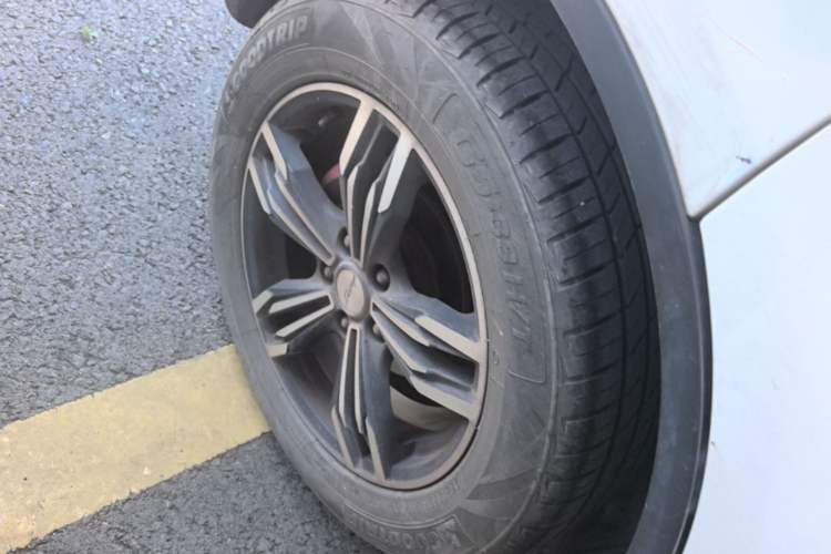 Used Zotye Domy X5 2017 Upgraded Model 1.5T Manual Luxury Edition Right Rear Wheel Hub
