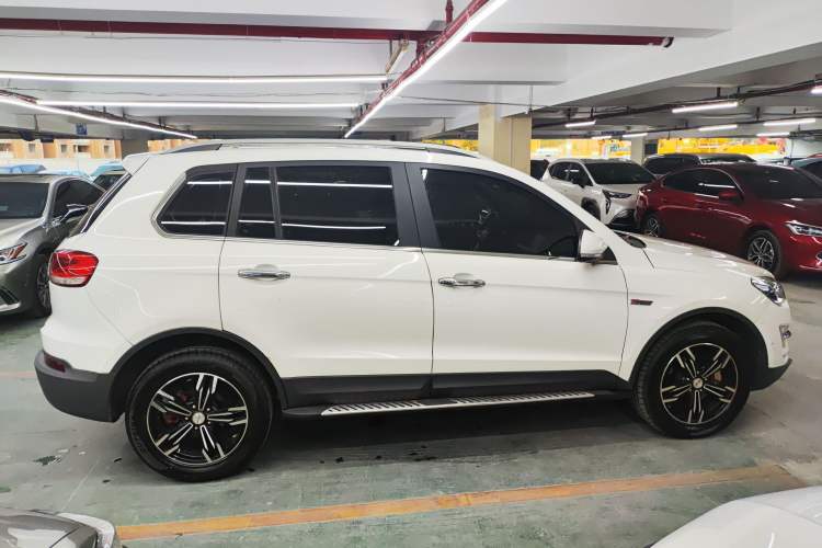 Used Zotye Domy X5 2017 Upgraded Model 1.5T Manual Luxury Edition Right Side